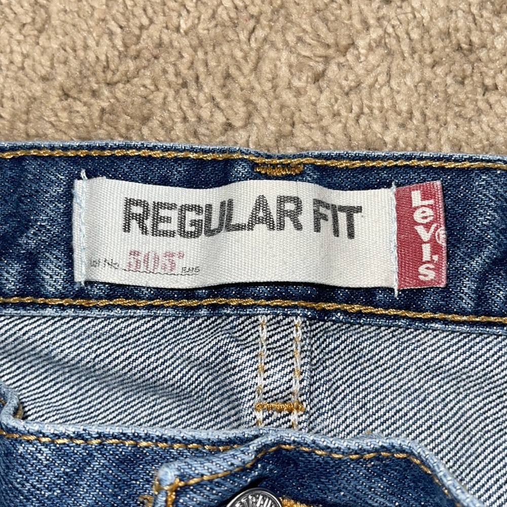 Levi’s - Picture 2 of 3